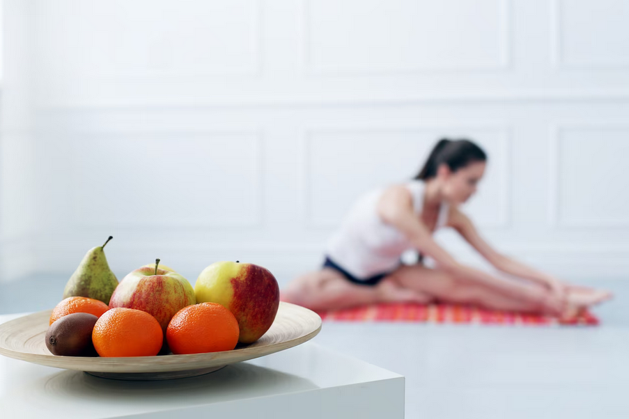 2023-02-19 07_45_23-Kostenloses Foto lebensstil. schönes mädchen während der yogaübung _ Kostenlose